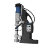 Perceuse magnétique MAB 1300 VMAB 1300 V pleine puissance avec descente réglable.Diamètre Perçage 130 mm. Capacité de taraudage M 42.Moteur puissant 2300 WattMAB1300V