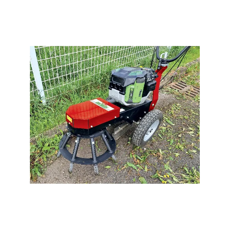 Désherbeur mécanique électrique E-Bin'Brush pour surface imperméable YVMOSolution écologique adaptée aux surfaces imperméables de tous types.Compacte, elle s’utilise sans effort et permet un désherbage des surfaces dures grâce à ces 8 torons métalliques.MY1012057