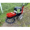 Désherbeur mécanique électrique E-Bin'Brush pour surface imperméable YVMOSolution écologique adaptée aux surfaces imperméables de tous types.Compacte, elle s’utilise sans effort et permet un désherbage des surfaces dures grâce à ces 8 torons métalliques.MY1012057