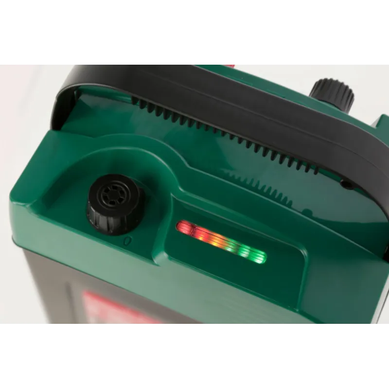 Compact Power B180 électrificateur 9/12 voltsL’électrificateur AKO Compact Power B 180 est un électrificateur à pile 9/12 volts pour une utilisation mobile. Il est idéal pour les pâturages plus petits pour chevaux et bovins et convient également aux petits animaux.372018