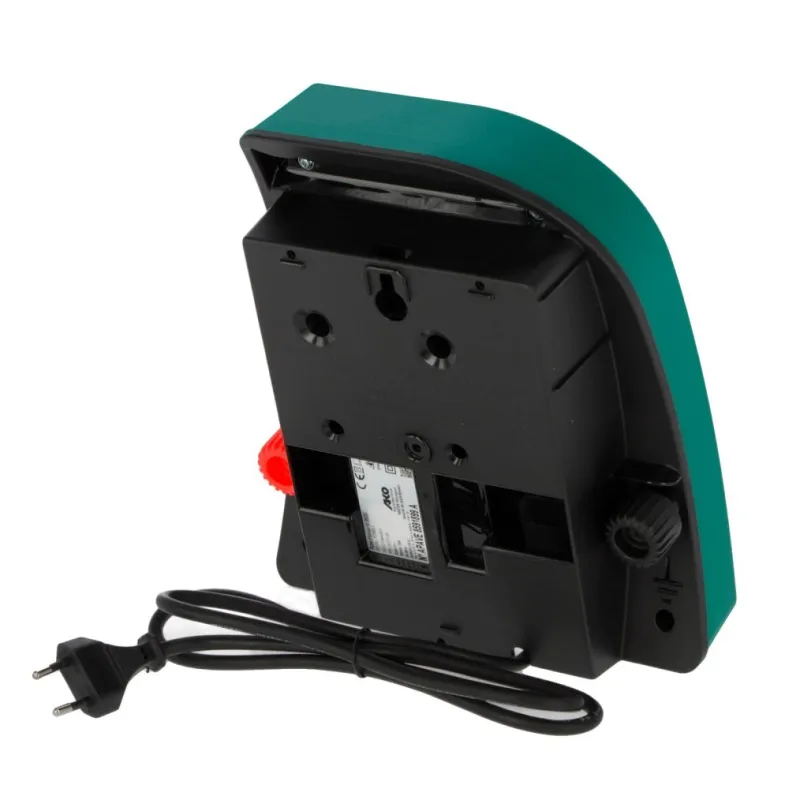 Power N 3500 sur secteur 230 Vl'AKO Power N 3500 offre une énergie de stockage de 5,50 J et une tension de 11 500 V. Idéal pour les clôtures jusqu'à 20 km sans végétation. INFO : éliminez régulièrement la végétation afin d'éviter les décharges et d'augmenter la sécurité du troupeau.372883