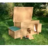 Poulailler FlorentinaLe poulailler Hobbyfarming Florentina de Kerbl offre à la fois confort, stabilité et protection contre les intempéries.Avec ses pondoirs, ses perchoirs et ses fenêtres d'aération, il est la solution idéale pour un élevage de poules sain et sûr dans le jardin.82827