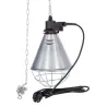 Protecteur de lampe infrarougeLe protecteur de lampe infrarouge Kerbl maintient les jeunes animaux au chaud et favorise la guérison des jeunes et petits animaux malades.La lampe crée un effet de chaleur du nid et contribue ainsi à la santé, à la croissance et au bien-être des porcelets, agneaux, chèvres, poussins et autres animaux.2228