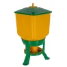Nourrisseur avec pied jaune et verreLe nourrisseur automatique sur pieds de Kerbl Hobbyfarming se distingue par sa grande capacité, ses pieds stables et son montage sans outils.70277