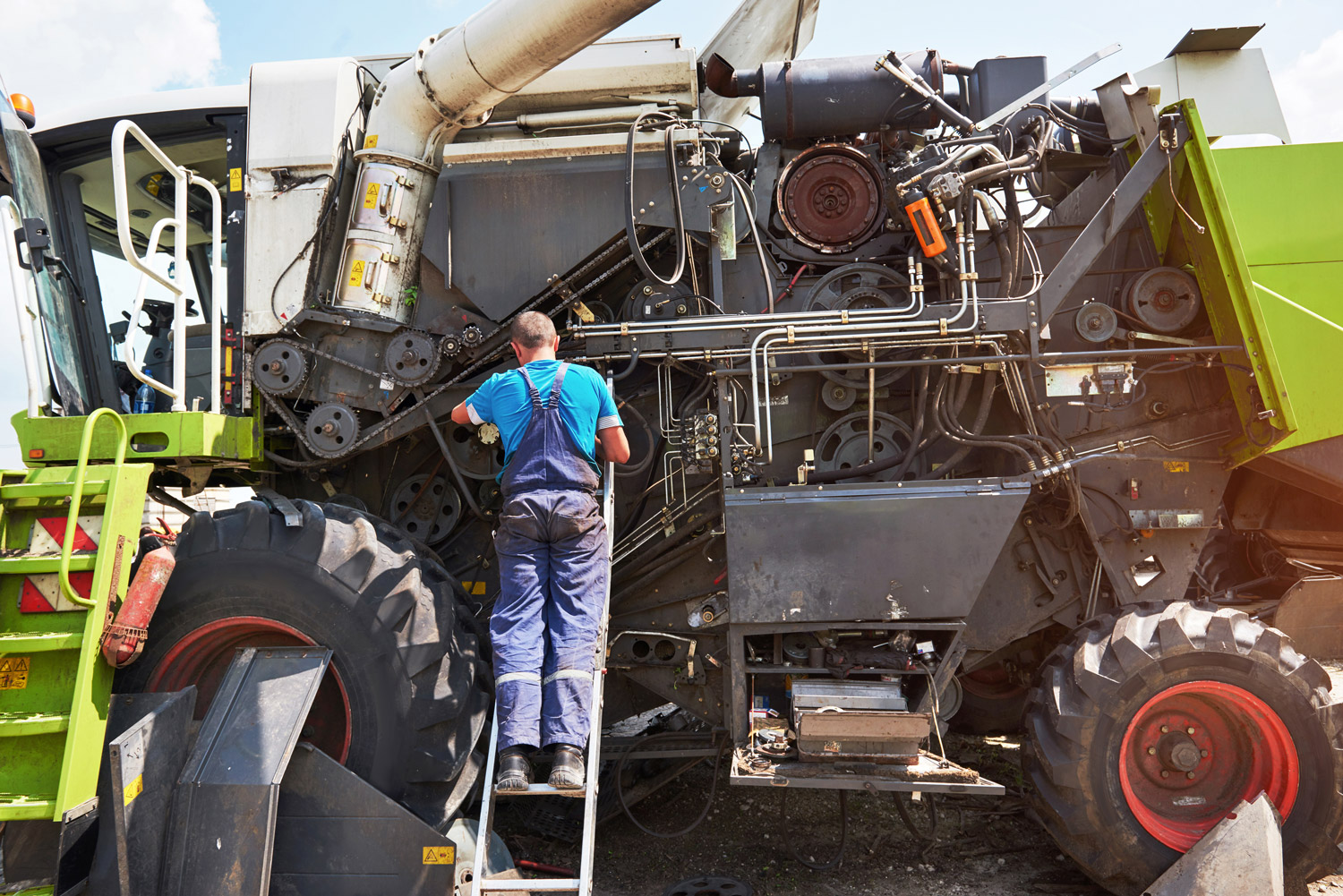 Comment identifier une pièce agricole ? Pièce OEM ou pièce compatible pour votre tracteur